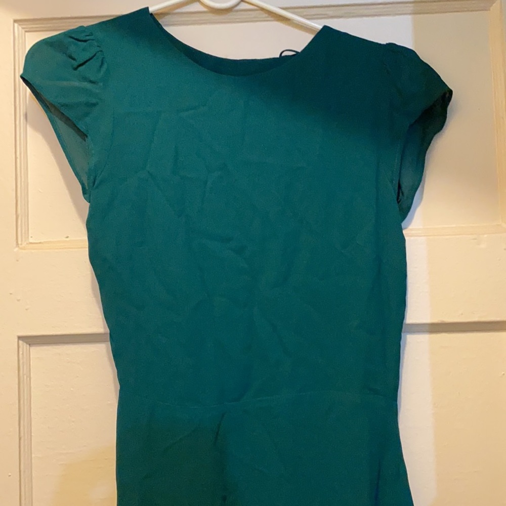 Reformation Luis Dress in Emerald - Picture 2 of 4